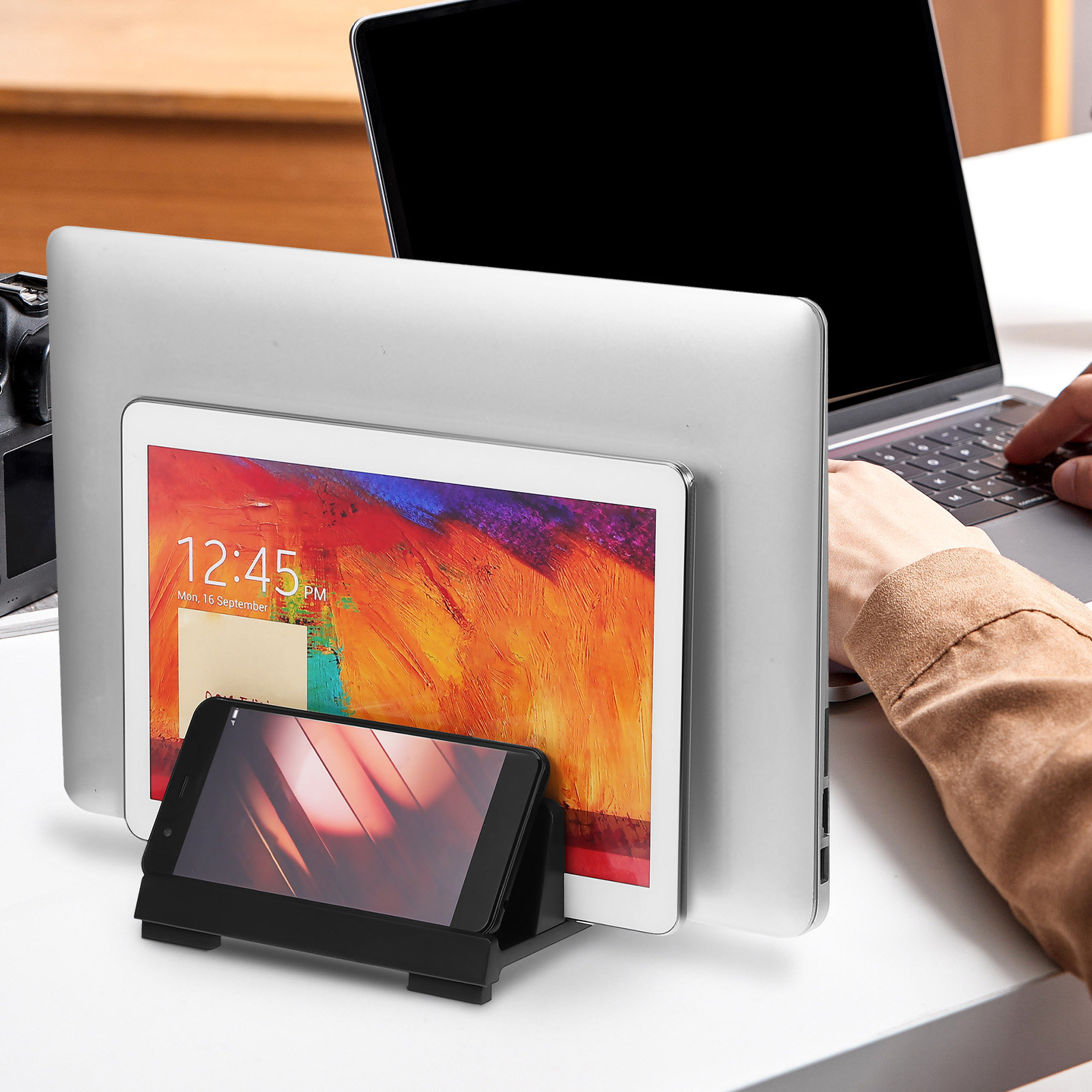 Vertical Laptop Stand - Pionowy stojak na laptopa z regulacją