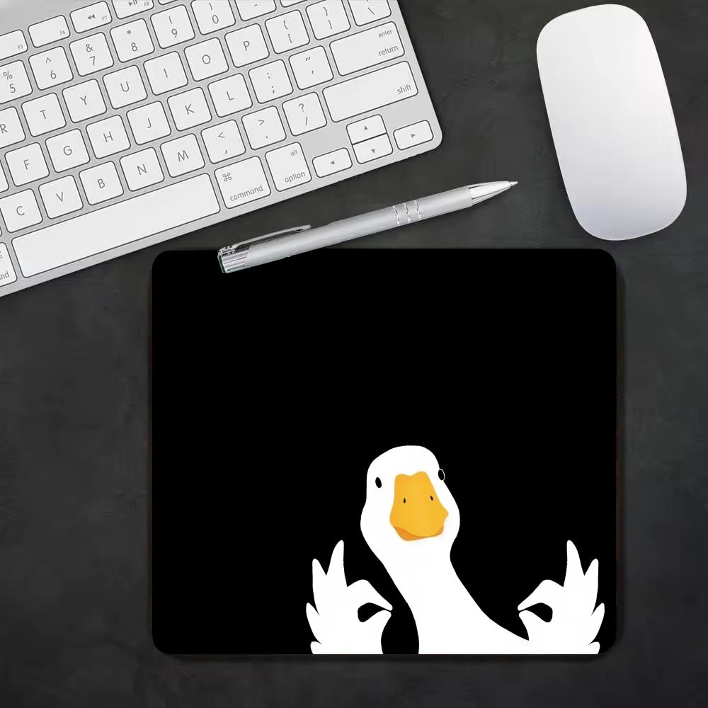Podkładka pod mysz z uroczym w – Desk Setup Background recenzja i cena